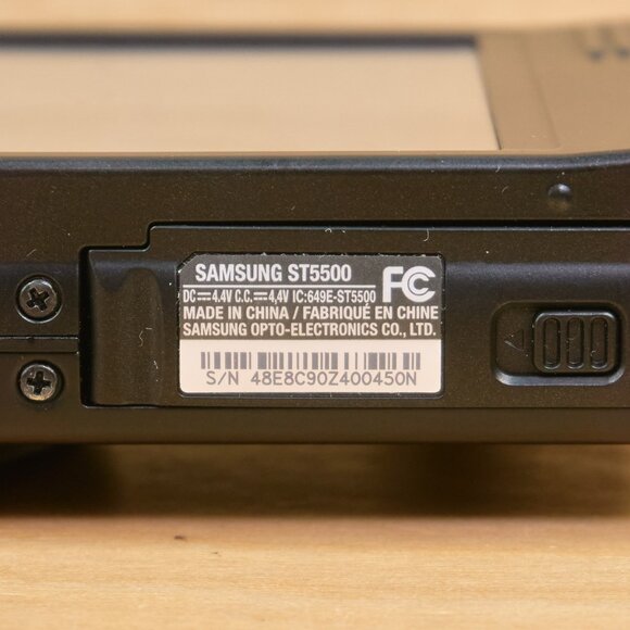 Samsung ST5500 14.2 MP Digital Camera, with 7x Optical Zoom, AMOLED touchscreen - Picture 8 of 9